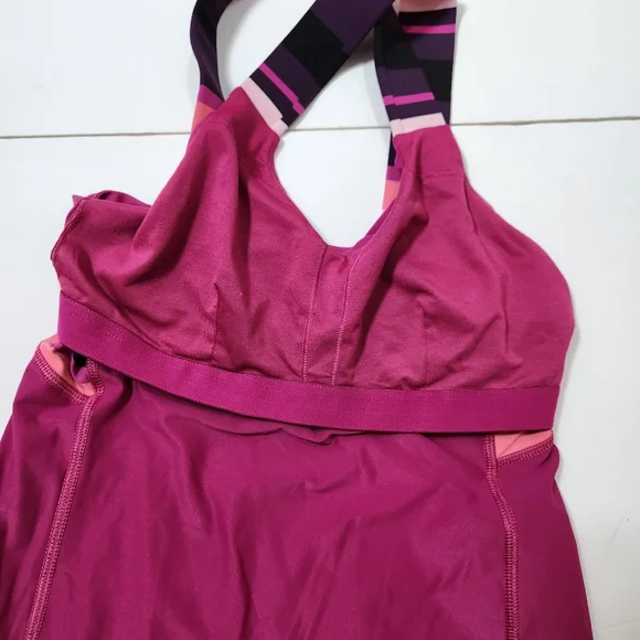 lululemon Cute Fushsia Racerback Tank with built-in bra Size 6 FP171 - Picture 7 of 9